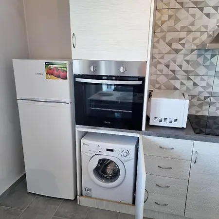 Labros Sea View Apartment *